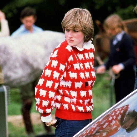 PRINCESS DIANA BLACK SHEEP RED SWEATER INSPIRED - Picture 9 of 12